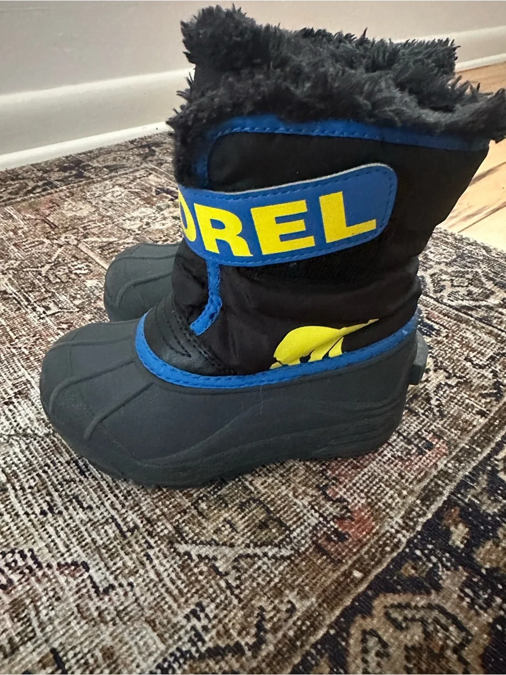 SOREL toddler boy snow boots. Toddler size 9